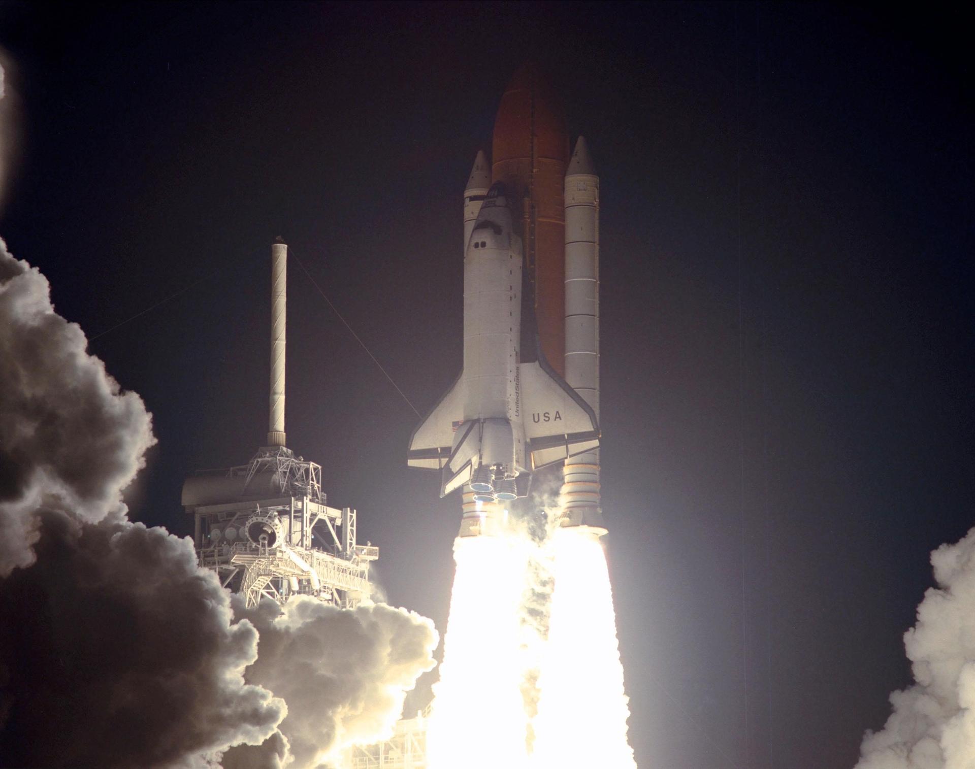 An image of the Space Shuttle taking off.